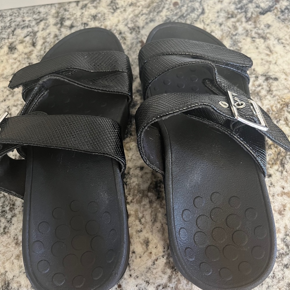 Vionic Shoes - Picture 3 of 5
